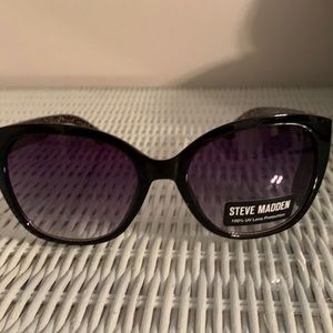 Steve Madden sunglasses NWT